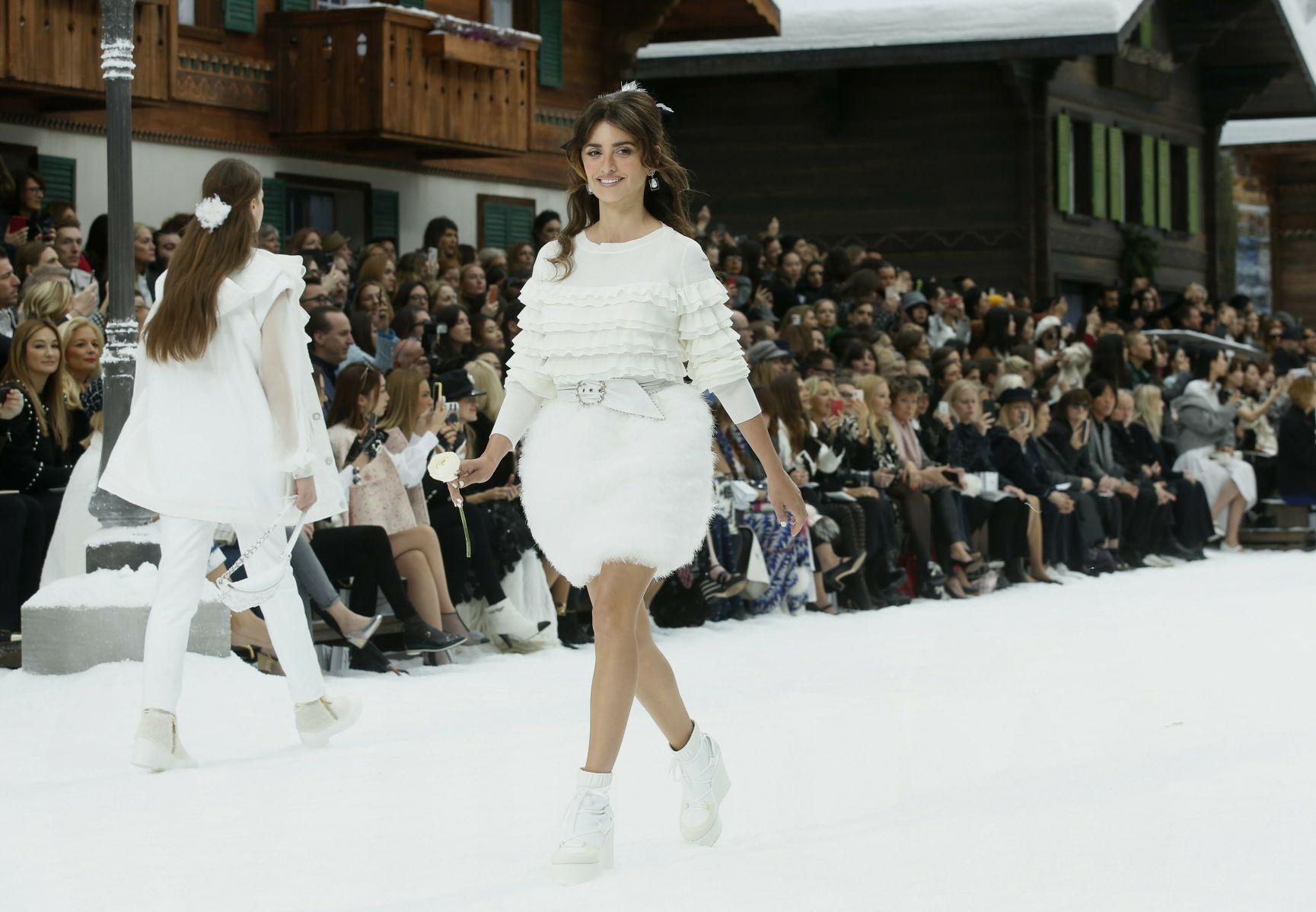 Paris Fashion 2019 F/W Chanel